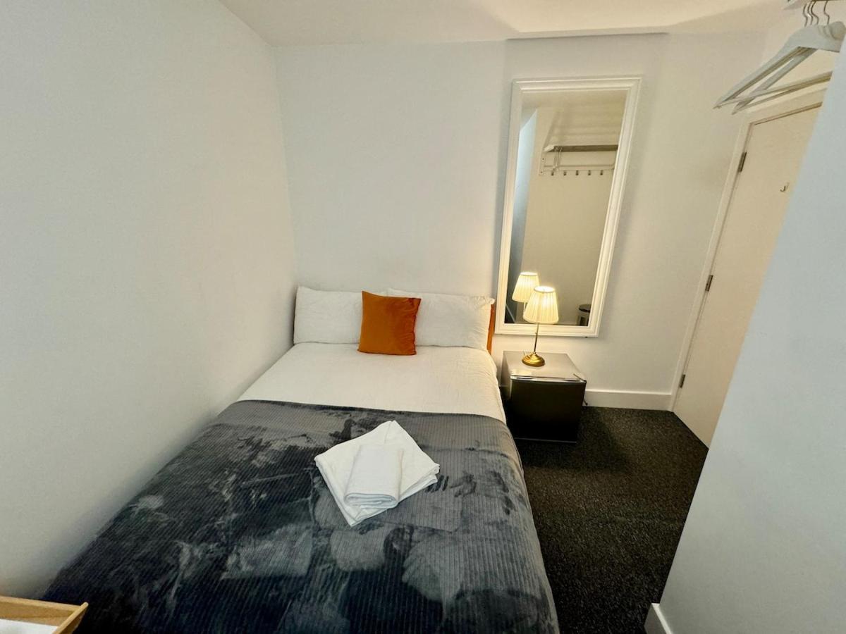 Euston Station Flat2 * Londra